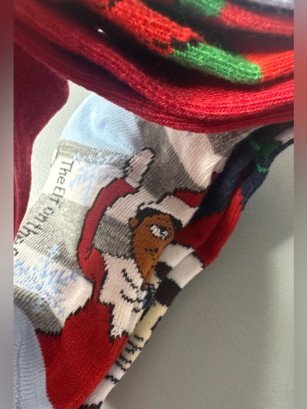 The Elf on the Shelf® a Christmas tradition Christmas themed socks 5-pack lights - Picture 6 of 7